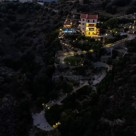 Villa Lumiere- Avantes